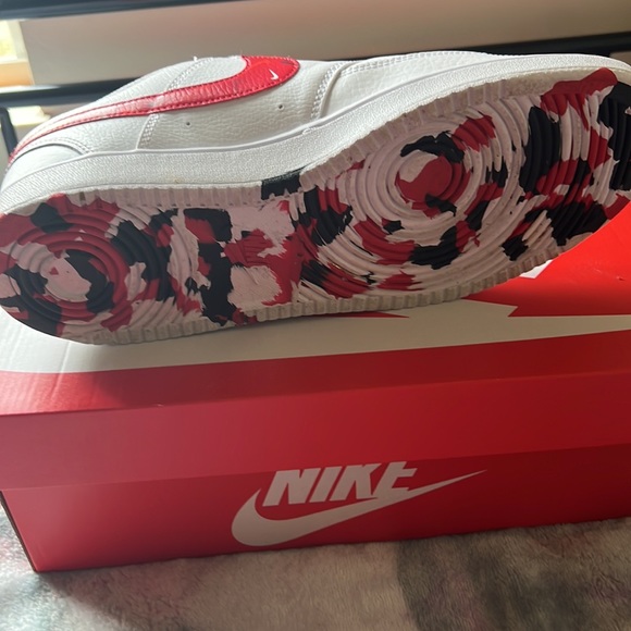 I’m selling these Air Force 1s which are a size 11.5 in men there in good shape - Picture 2 of 5